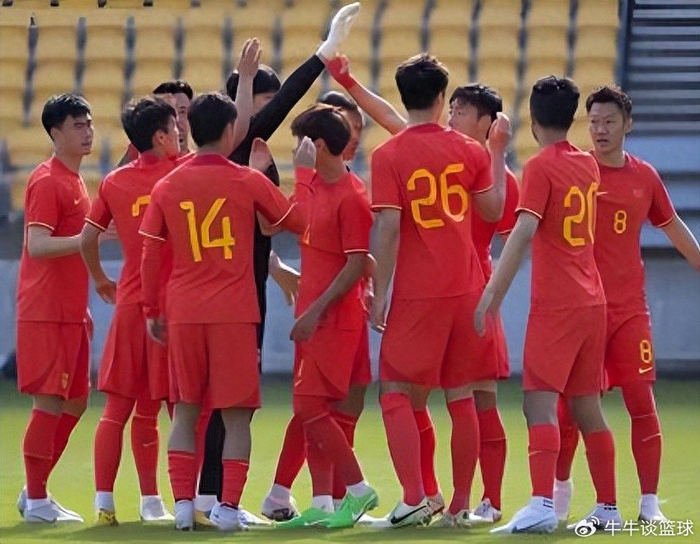 华体会体育入口-黄政宇在国足踢主力后腰，代表鲁能出战热身赛，为何要却出任中卫|足协杯|中超|鲁能队|山东泰山|足协_新浪体育_新浪新闻