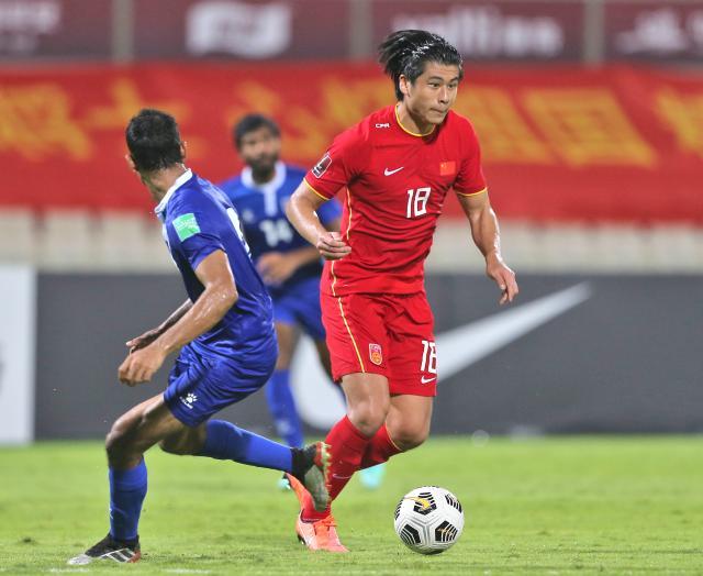 华体会官方入口-踢不过但一定跑得过！ 张玉宁：世界杯非遥不可及