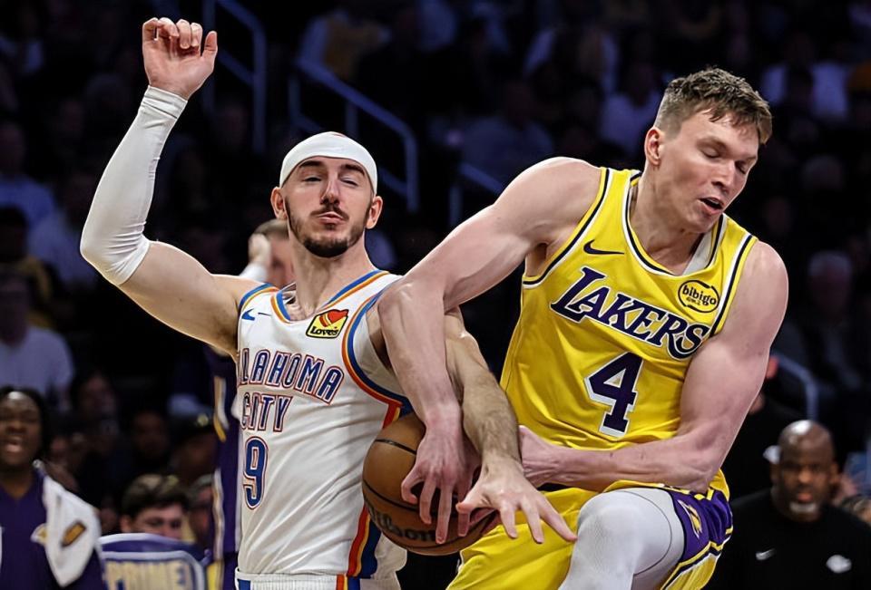 华体会体育官网-当年心气极高的年轻人，为什么如今在湖人连垃圾时间都打不明白？